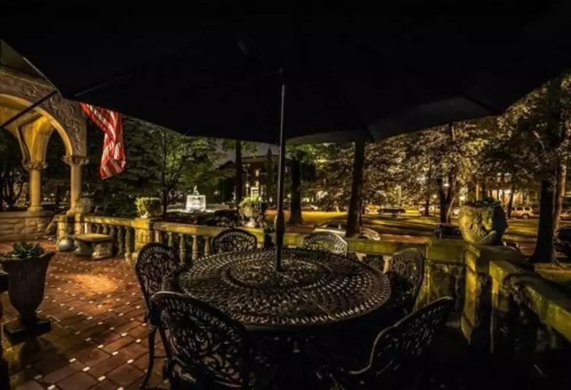 Aamiaismajoitus (B&B) Inn At St James Court