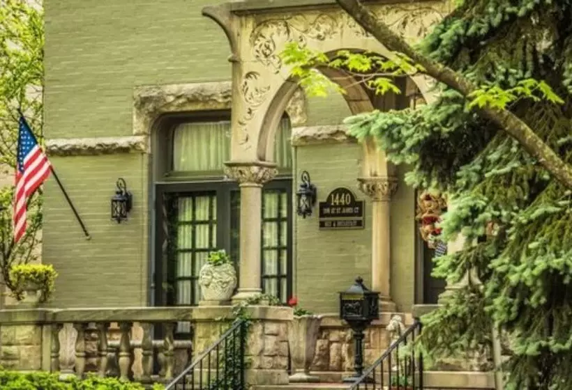 Aamiaismajoitus (B&B) Inn At St James Court