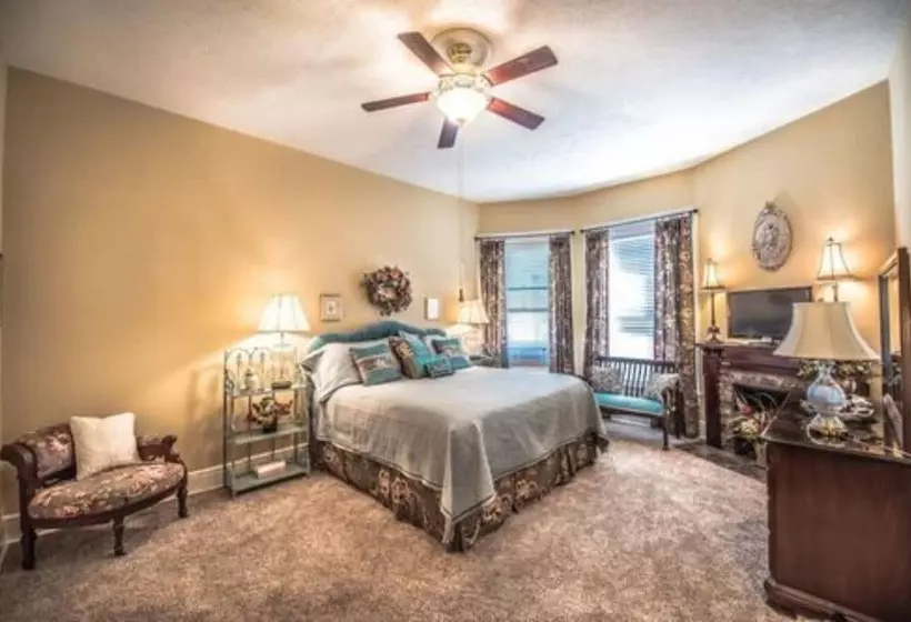 Aamiaismajoitus (B&B) Inn At St James Court