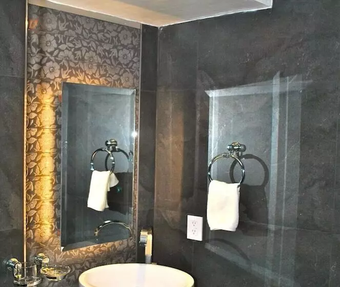 Business Suites Sg