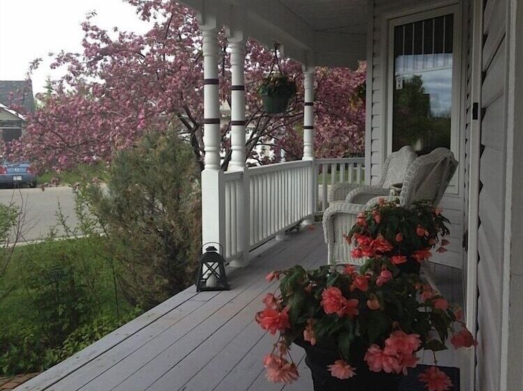 Elevate Rooms Harmony House B&b