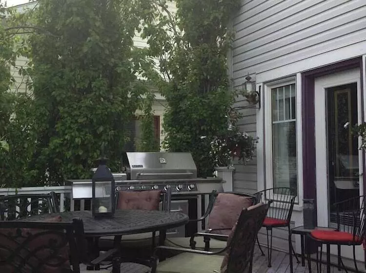 Elevate Rooms Harmony House B&b