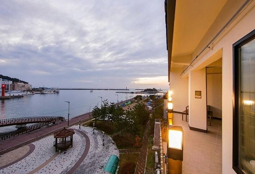 Gijang Golden Bay Pool Villas Pension