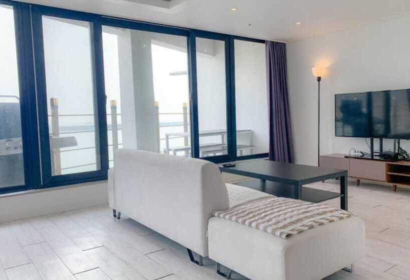 Gijang Golden Bay Pool Villas Pension