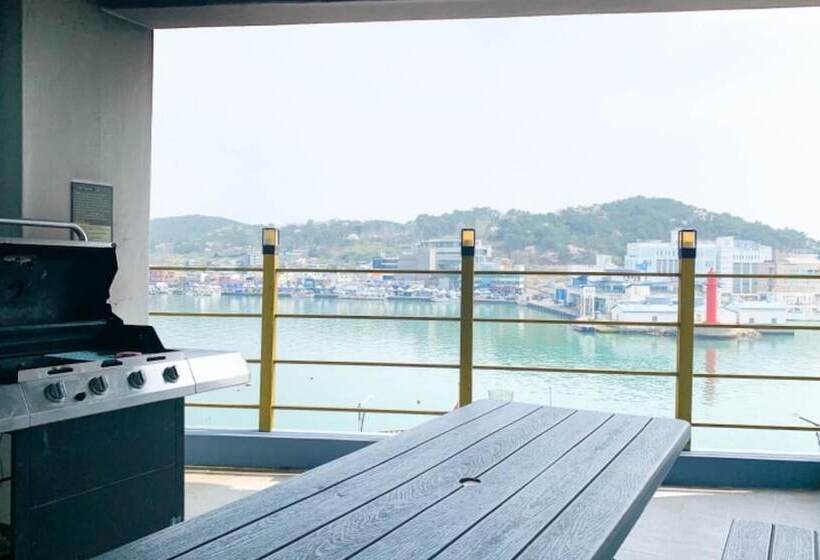 Gijang Golden Bay Pool Villas Pension