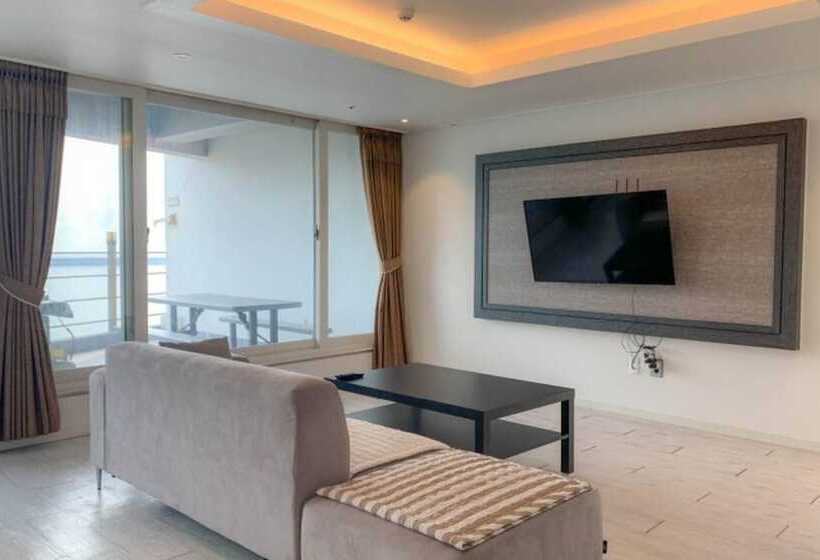 Gijang Golden Bay Pool Villas Pension