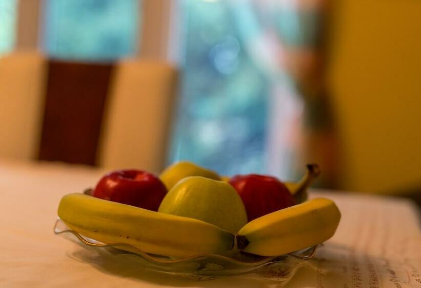 High Trees Bed & Breakfast