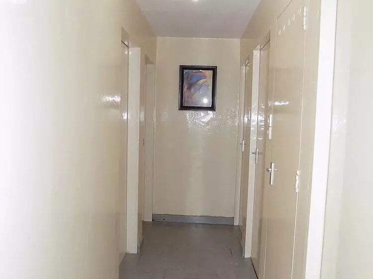 هتل 116 47 Fanaka South Crescent House