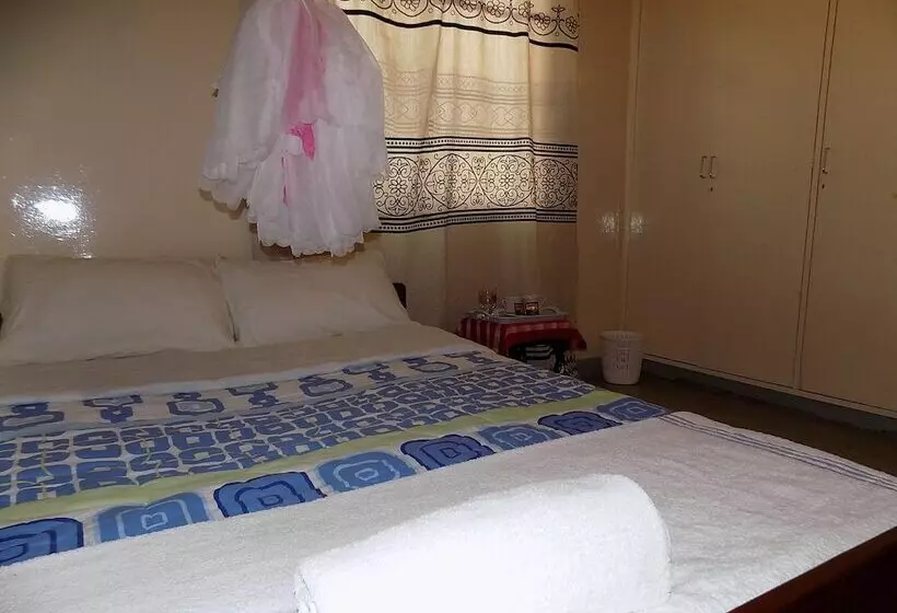 هتل 116 47 Fanaka South Crescent House