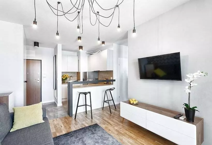 هتل E Apartments Dzielna 72