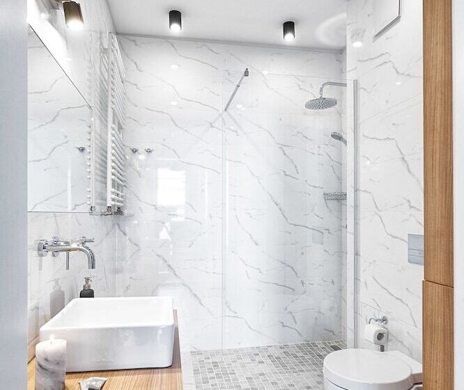 هتل E Apartments Dzielna 72