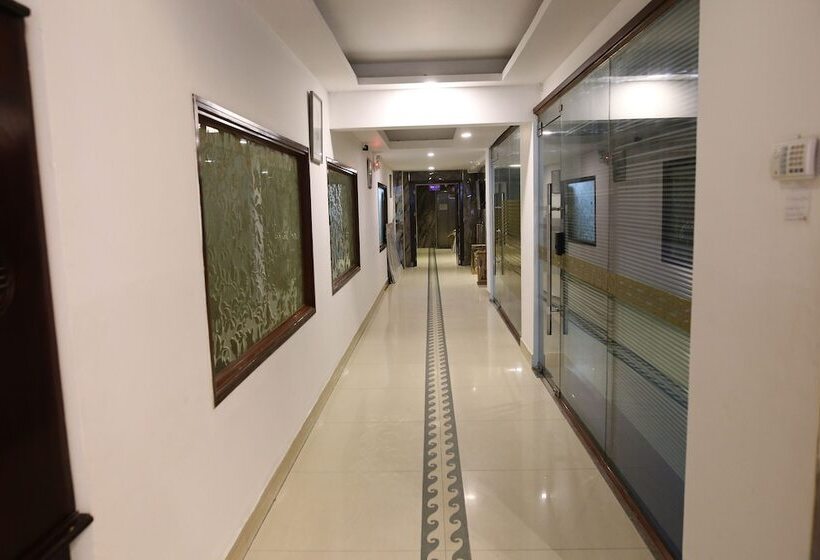 בית מלון כפרי Fortune 1127   Central