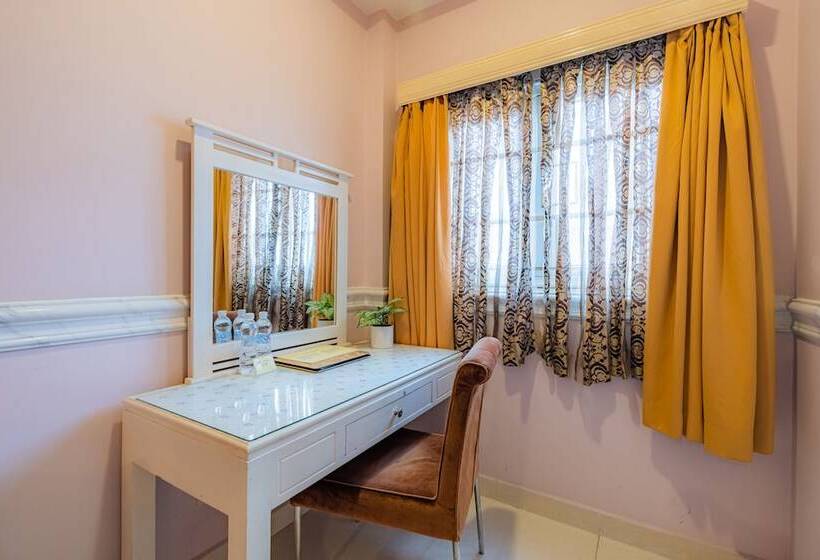 בית מלון כפרי Fortune 1127   Central