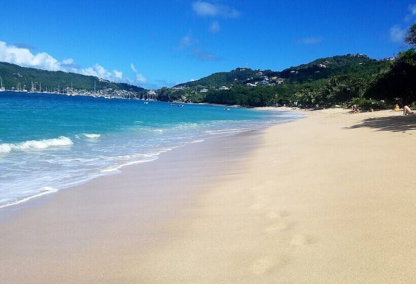 هتل Gingerbread Suites