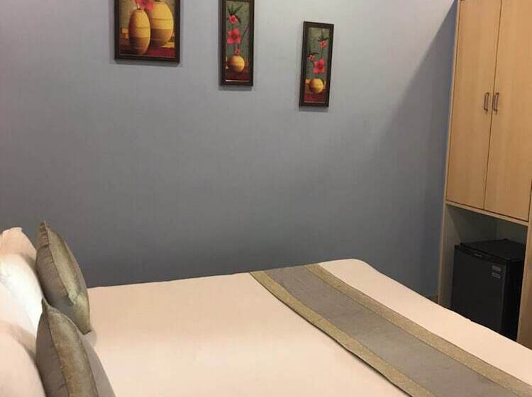 Hotel Goroomgo Bajrang Paharganj New Delhi