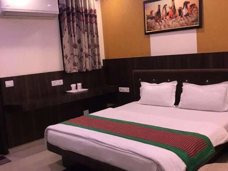Hotel Goroomgo Bajrang Paharganj New Delhi