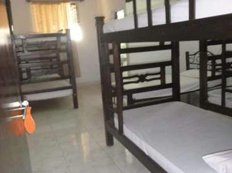 Отель Hospedaje Playa Brava