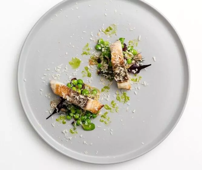 هتل Jonahs Restaurant & Accommodation, Whale Beach