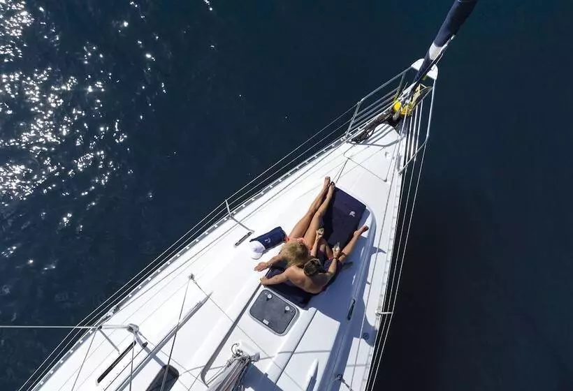 هتل Jonahs Restaurant & Accommodation, Whale Beach