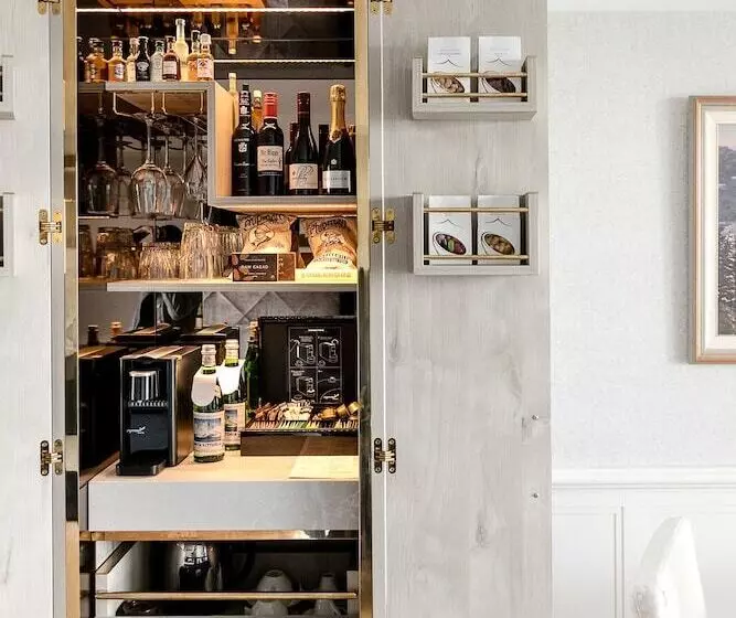 هتل Jonahs Restaurant & Accommodation, Whale Beach