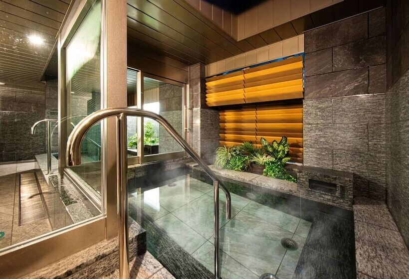 Отель Livemax Kamata Ekimae