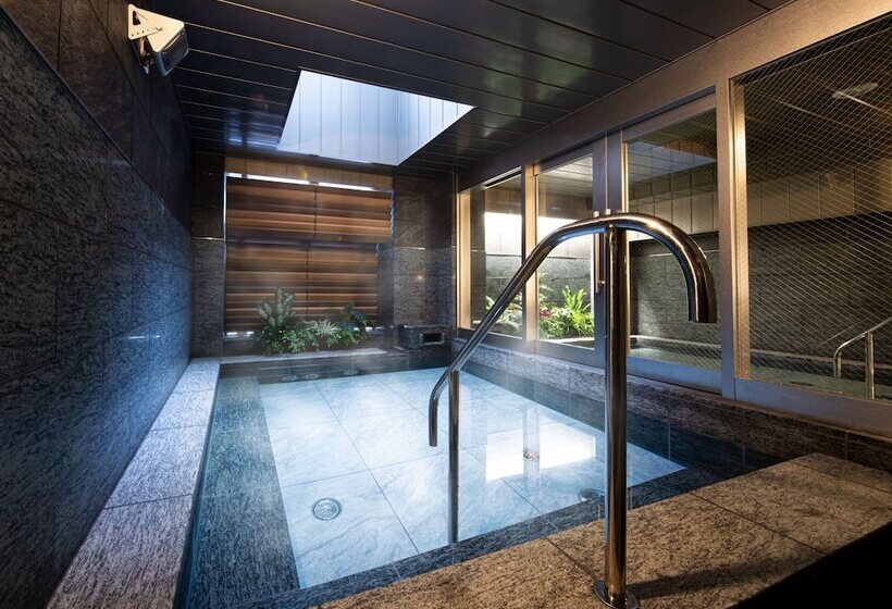 Отель Livemax Kamata Ekimae