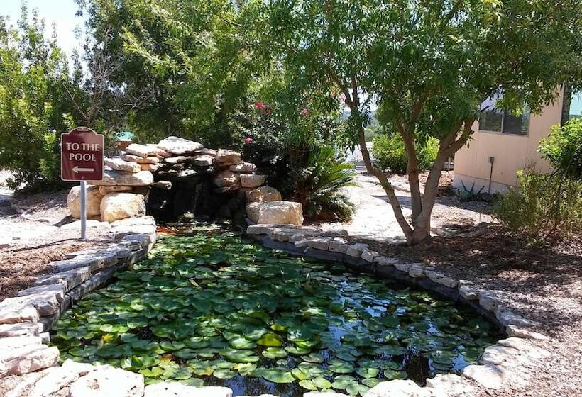 Отель Top Of The Hill Rv Resort & Cabins