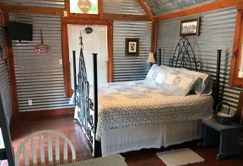 Отель Top Of The Hill Rv Resort & Cabins