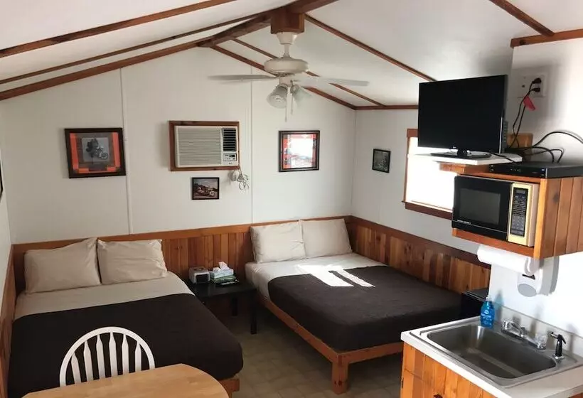 Hotelli Top Of The Hill Rv Resort & Cabins