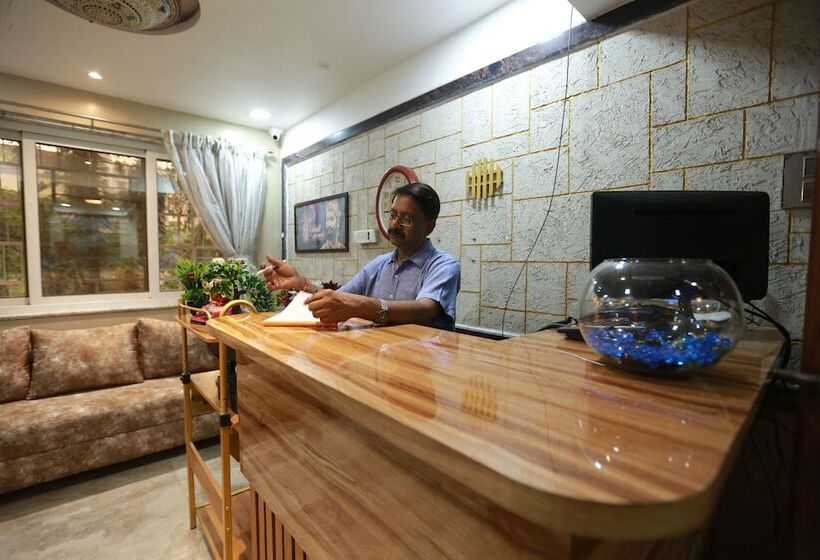 호텔 Villa Residency Navi Mumbai