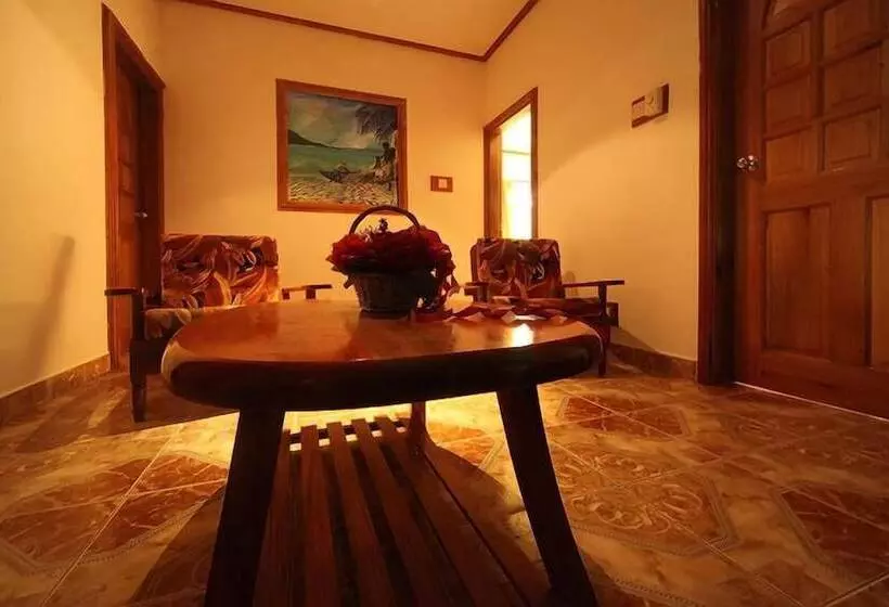 Majatalo Omusee Guesthouse