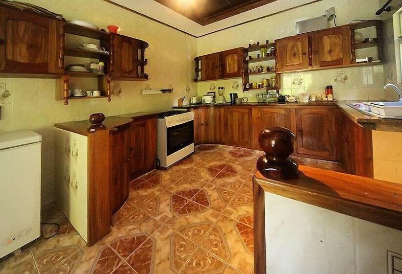 پانسیون Omusee Guesthouse