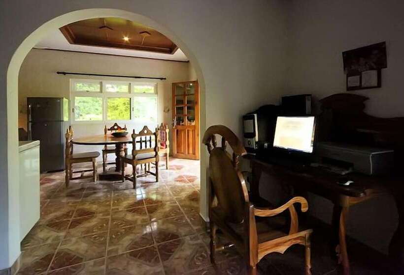 پانسیون Omusee Guesthouse