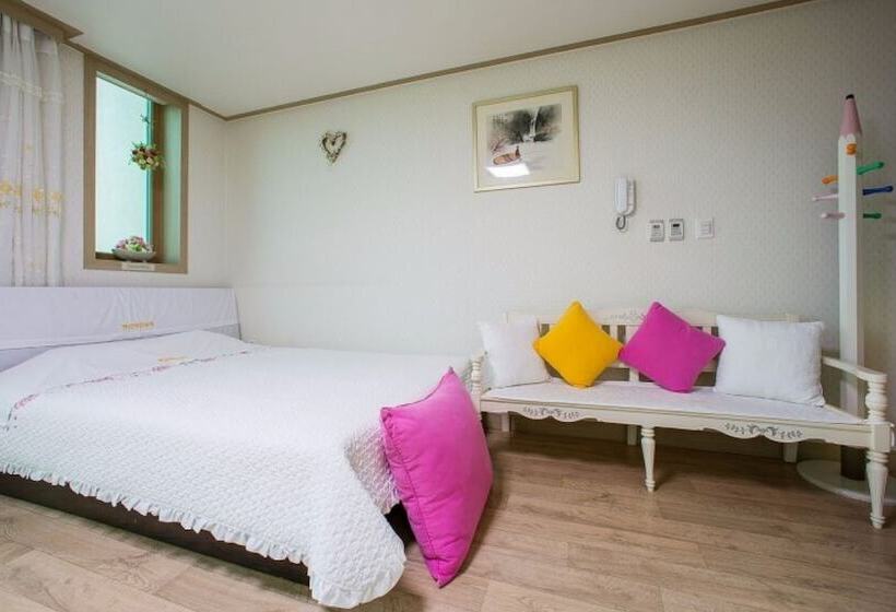 Seokmodo  White Wing Pension