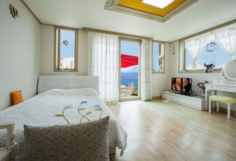 Seokmodo  White Wing Pension