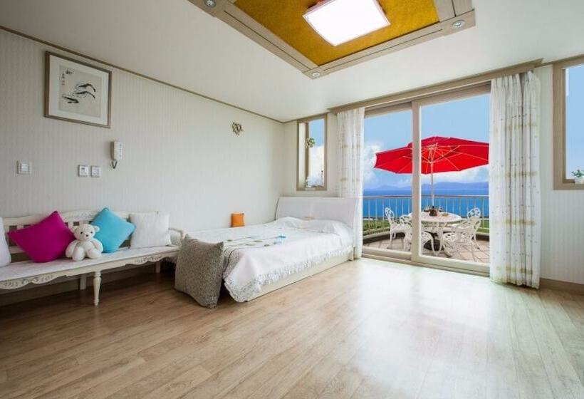 Seokmodo  White Wing Pension