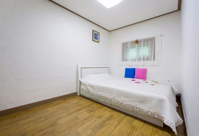 Seokmodo  White Wing Pension