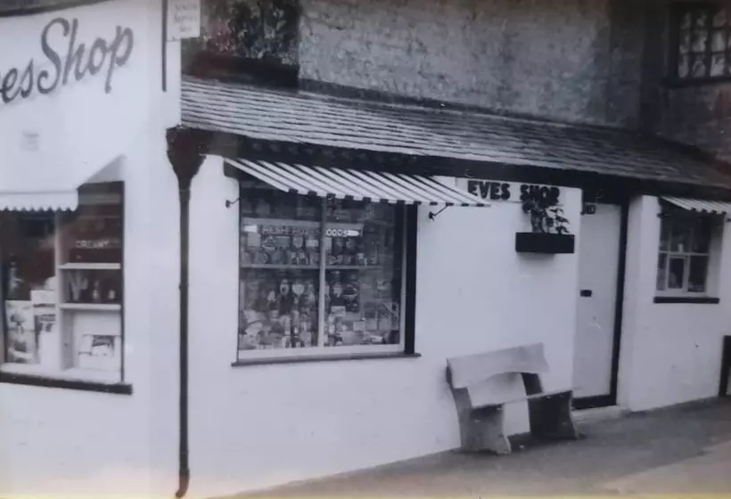 Stunning Quirky 2 Bed Cottage In New Brighton