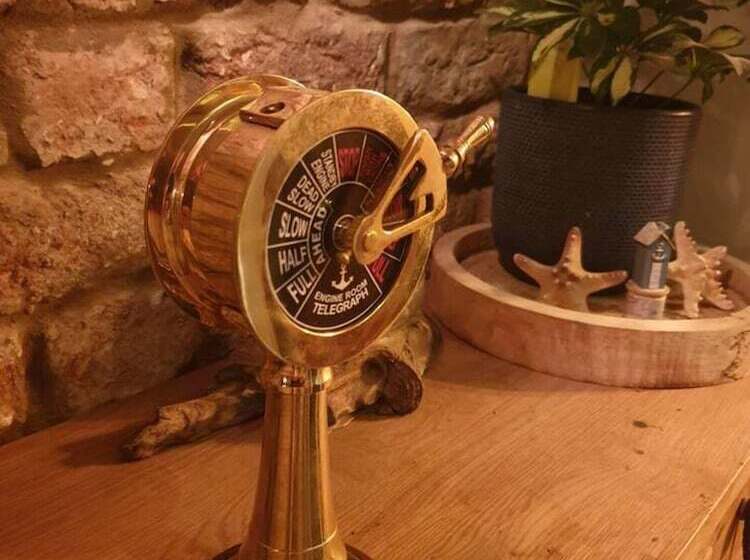 Stunning Quirky 2 Bed Cottage In New Brighton