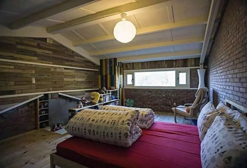 تختخواب و صبحانه Shabby Home 28