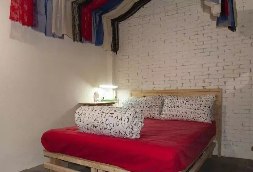 تختخواب و صبحانه Shabby Home 28