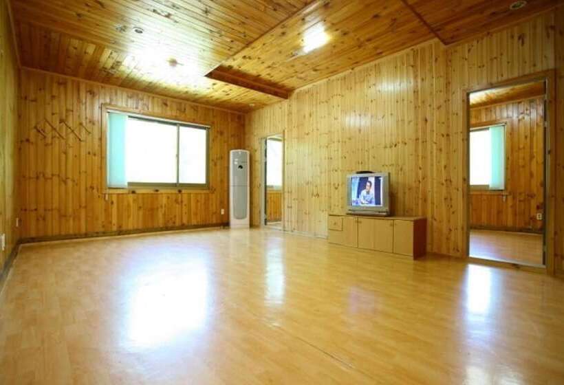 Gapyeong Kalbongsan Caravan Pension