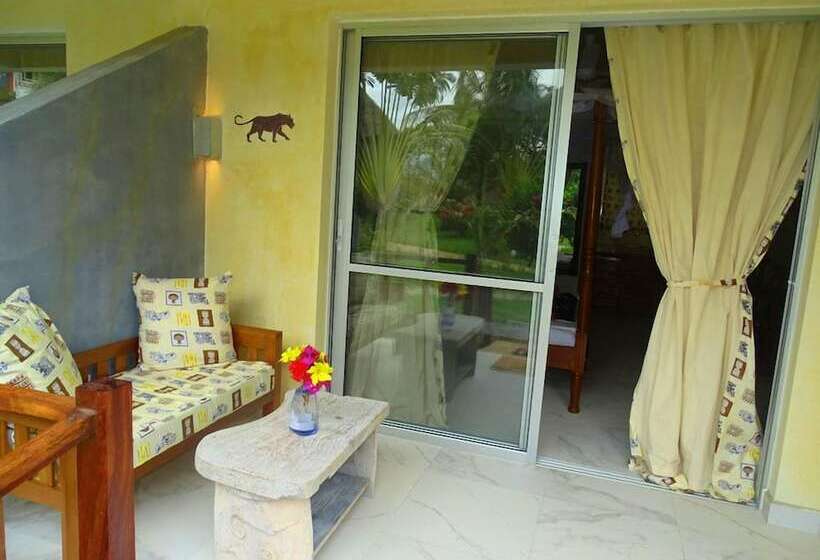 Hotelli Diani Paradise Villas