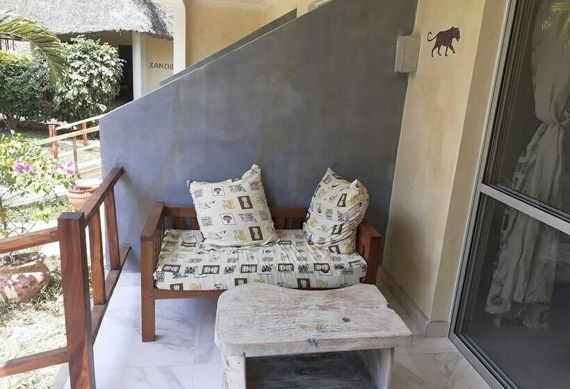 Hotelli Diani Paradise Villas