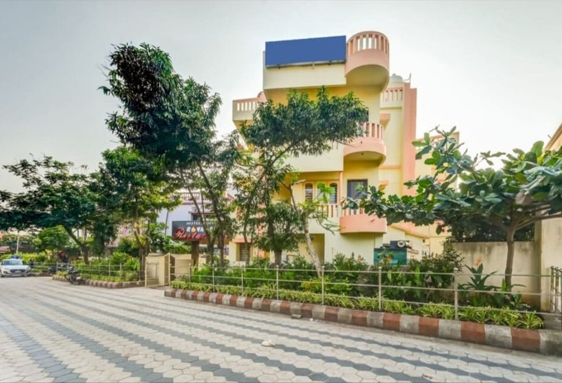 هتل Goroomgo Moon Ct Road Puri