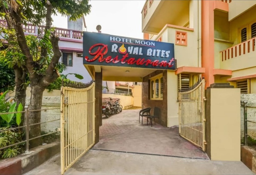 هتل Goroomgo Moon Ct Road Puri