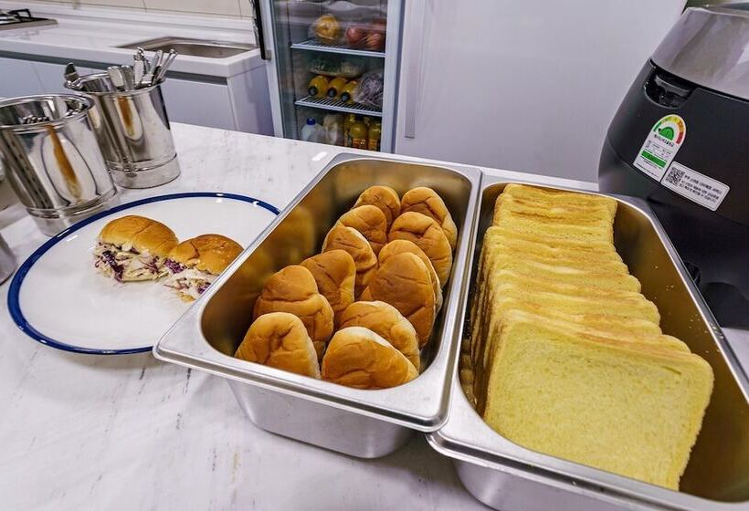 Мотель Daegu Pyeongridong Hotel Ccentum