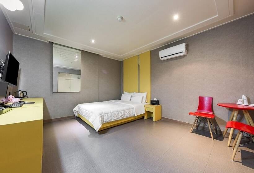 모텔 Daejeon Yongun Hi