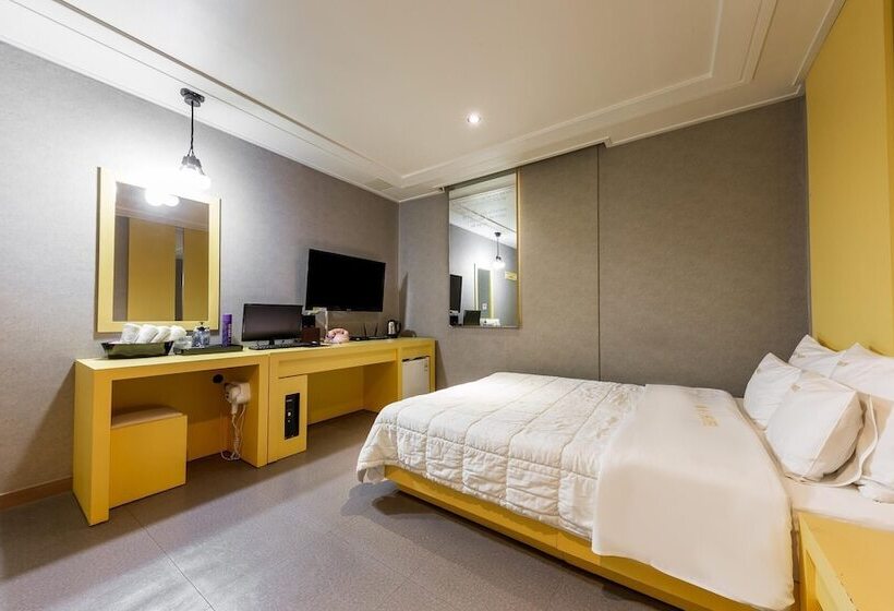 모텔 Daejeon Yongun Hi