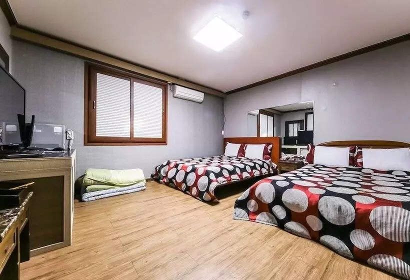 Motelli Daejeon Yuseong Hotel 141